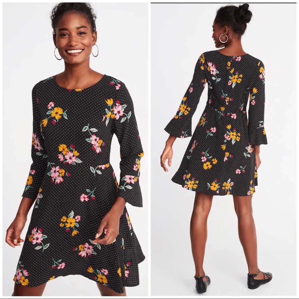 Old navy flared arm dress. Size S